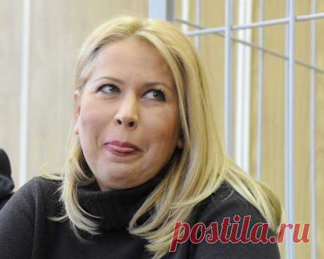 Закон, что паутина: шмель проскочит, а муха увязнет...