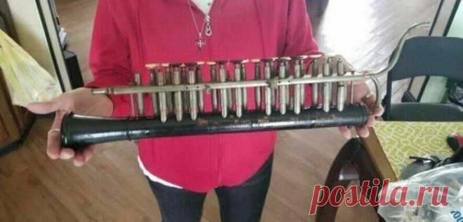 Пользователи сети опознают загадочные и непонятные штуки Нам часто попадаются всевозможные непонятные штуки и возникает желание разобраться в происхождение и предназначении такой приблуды. И тут на помощь смогут прийти пользователи сети, которые помогут най...