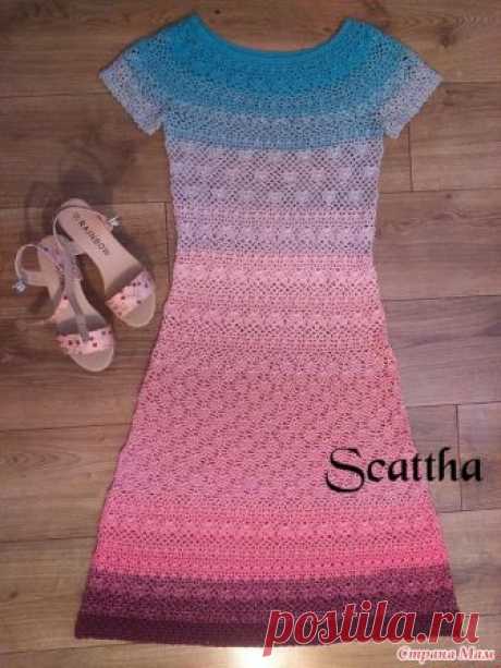 . Радужное платье Платье из радужной пряжи 50% хлопок, 50% акрил, 400 г/ 2000 м, в 3 нити, 7 оттенков, крючок но.2 Пряжа приватново продажа из Чехии