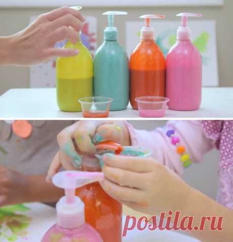 Эта женщина наливает клей на губку. Причина гениальна!
