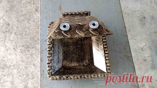 Оригинальная шкатулка своими руками: из ненужного хлама В каждом гараже или домашней мастерской всегда найдутся ненужные детали или «огрызки» металла, которые остаются после определенных работ.Их вроде и