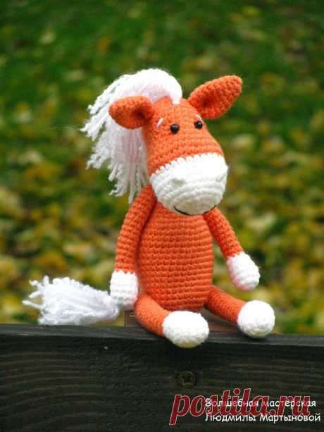 PDF Лошадка. FREE amigurumi crochet pattern. Бесплатный мастер-класс, схема и описание для вязания игрушки амигуруми крючком. Вяжем игрушки своими руками! Лошадь, лошадка, конь, horse, caballo, cheval, pferd, gaul, cavalo. #амигуруми #amigurumi #amigurumidoll #amigurumipattern #freepattern #freecrochetpatterns #crochetpattern #crochetdoll #crochettutorial #patternsforcrochet #вязание #вязаниекрючком #handmadedoll #рукоделие #ручнаяработа #pattern #tutorial #häkeln