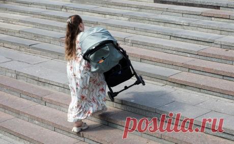 Соцфонд оценил размер маткапитала на ближайшие три года. Расходы бюджета на выплаты материнского капитала за 2025-2027 годы составят более 1,7 трлн руб.