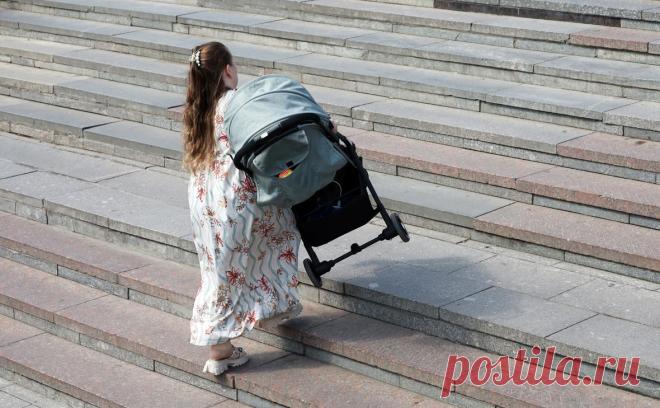 Соцфонд оценил размер маткапитала на ближайшие три года. Расходы бюджета на выплаты материнского капитала за 2025-2027 годы составят более 1,7 трлн руб.