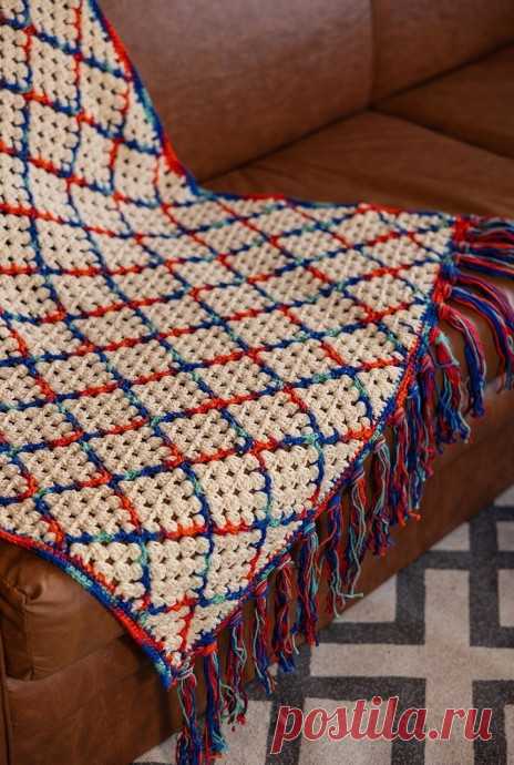Плед, связанный крючком Вязаный крючком плед — это не просто вещь для тепла. Это акцентный элемент интерьера, способ создать атмосферу уюта и подчеркнуть индивидуальность вашего дома.Пряжа для пледаДля зимних тёплых пледов лучше использовать шерсть, альпаку или меринос — они сохраняют тепло.Для...