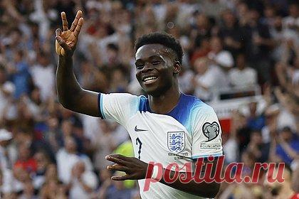 Англия разгромила соперника со счетом 7:0 в матче квалификации Евро-2024. Сборная Англии разгромила команду Северной Македонии в матче четвертого тура квалификации Евро-2024. Встреча прошла на стадионе «Олд Траффорд» в Манчестере и завершилась со счетом 7:0. Ворота соперников поразили Маркус Рашфорд, Калвин Филлипс, Гарри Кейн, забивший два мяча, и Букайо Сака, оформивший хет-трик.