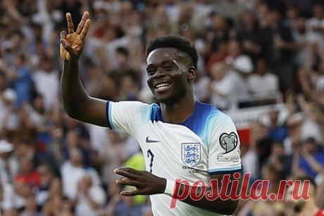 Англия разгромила соперника со счетом 7:0 в матче квалификации Евро-2024. Сборная Англии разгромила команду Северной Македонии в матче четвертого тура квалификации Евро-2024. Встреча прошла на стадионе «Олд Траффорд» в Манчестере и завершилась со счетом 7:0. Ворота соперников поразили Маркус Рашфорд, Калвин Филлипс, Гарри Кейн, забивший два мяча, и Букайо Сака, оформивший хет-трик.