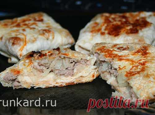 КОНВЕРТИКИ ИЗ ЛАВАША С ФАРШЕМ, КАПУСТОЙ И СЫРОМ
