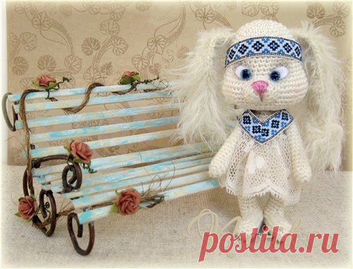 Запись на стене Зайка Аяша Крючок № 1,6пряжа «Begonia» от ТМ «Yarn Art» – хлопок (169 м/50г), пряжа «Tecno» от ТМ «Yarn Art» – полиэстер (100 м/50г), розовый «Ирис» для вышивания.Высота игрушки – 12 смУсловные обозначения:СБН - столбик без накидаССН – столбик с накидом..