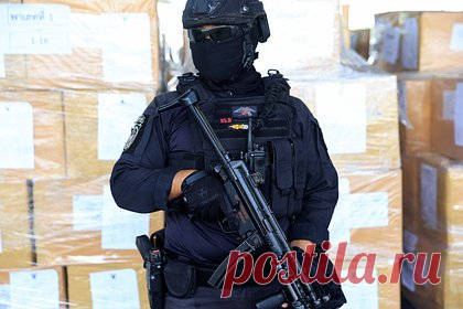Пара провела отпуск в Таиланде и попалась на контрабанде марихуаны на 105 миллионов рублей