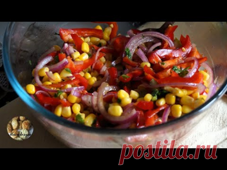 Простой салат с кукурузой