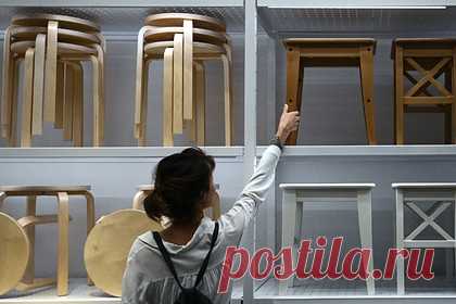 Фабрика IKEA возобновила работу в российском регионе. Фабрика IKEA в городе Тихвине Ленинградской области возобновила работу в рамках предпродажной подготовки предприятия. Название и руководство завода не изменилось. Об этом рассказал органайзер профсоюза лесных отраслей Александр Илларионов. Остальные российские заводы IKEA начнут работать 5 сентября.