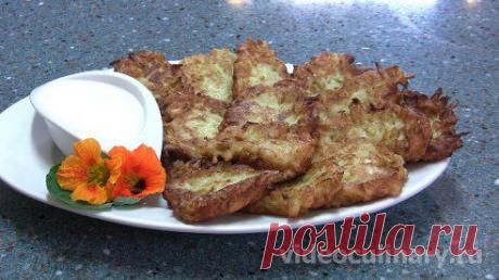 Оладьи из кабачков от https://www.videoculinary.ru/блинчики-блины-оладьи/94-оладьи-из-кабачков.html Оформить бесплатную подписку на рассылку можно здесь https://www.videoculinary.ru/рассылка

Оладьи из кабачков
       Кроме обычных и всеми любимых оладушек, можно также приготовить оладьи из картошки, из тыквы, из кабачков. Оладьи из кабачков, приготовленные по этому рецепту, понравятся всей семье, они очень нежные и вкусные.  ...