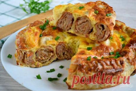 Пирог из лаваша с фаршем и грибами. Супер быстрый заливной пирог

Этот пирог из лаваша очень нравится мужчинам - сытный, с мясом и грибами, 
очень вкусный, невероятно ароматный, румяный, красивый. Мясной пирог без 
возни с тестом - просто находка! Отличное блюдо для семейного ужина