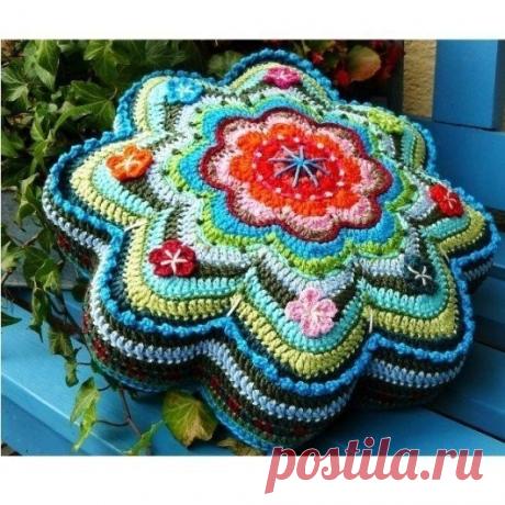 ЯРКИЕ ЗВЕЗДНЫЕ ПОДУШЕЧКИ, ВЯЗАНЫЕ КРЮЧКОМ