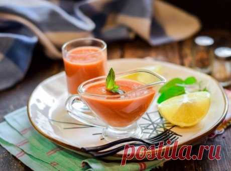 ​Кисло-сладкий соус к мясу Ингредиенты:Мука &mdash; 1,5–2 ч. л.Вода &mdash; 4 ст. л.Соевый соус &mdash; 2 ст. л.Сок апельсина &mdash; 60 млСок лимона &mdash; 30 млТоматная паста &mdash; 2 ч. л.Сахар &mdash; 1 ч. л.Соль &mdash; по вкусуПерец &mdash; 1 щепоткаПриготовление:1. В небольшую миску всыпьте пшеничную муку...