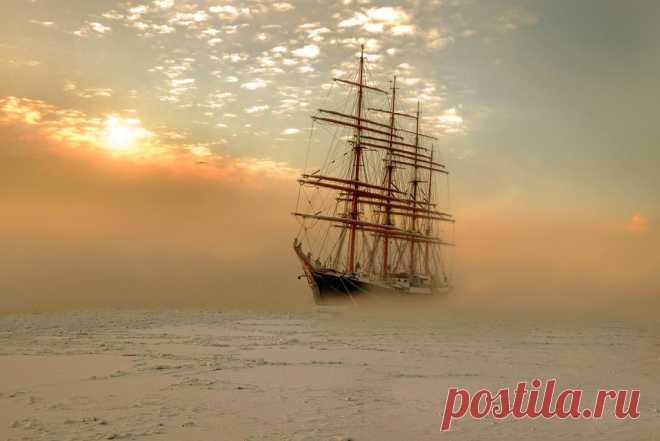 Ships and Boats : Photo