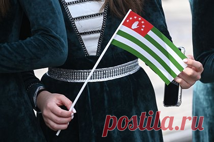 Пашинян напомнил о признании Абхазии и Южной Осетии частями Грузии. Премьер-министр Армении Никол Пашинян напомнил, что республика признает Абхазию и Южной Осетию частями территории Грузии. «Я в своих публичных заявлениях несколько раз заявлял, что мы полноценно и однозначно поддерживаем единство и государственность Грузии», — сказал он.