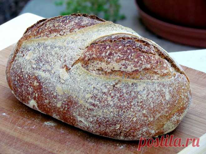 Бордосский хлеб Pain Bordelaise (не путать с Couronne Bordelaise ) это очень вкусный пшеничный хлеб с небольшим добавлением ржаной и цельной муки. Чтобы его испечь нужно всего лишь несколько грамм закваски. Этот рецепт взят из книги The Fundamental Techniques of Classic Bread Baking by FCI. Для закваски 63 гр…