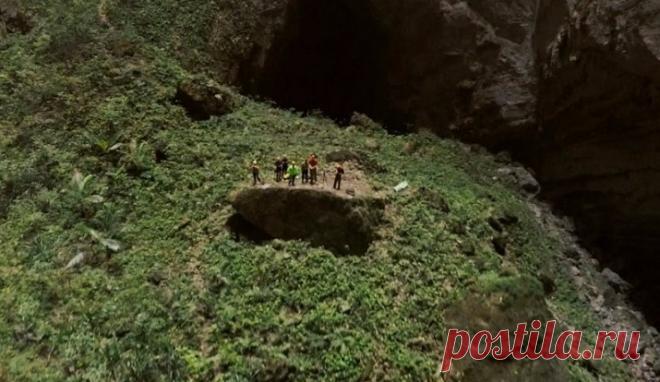Ученые спустились в пещеру, из которой были слышны странные звуки, и не поверили своим глазам