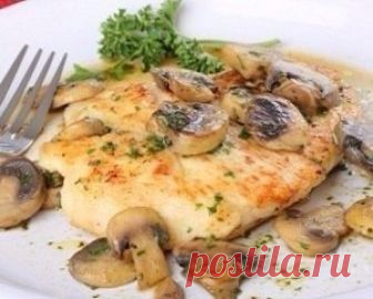 Куриная отбивная с грибами Куриная отбивная с грибами - диетическое блюдо для романтического ужина. Хорошо сочетается с белым вином.Состав:2 куриные грудки500 г грибов2 ст.л. горчицы2 ст.л. оливкового масла2 ст.л. пивамускатный…