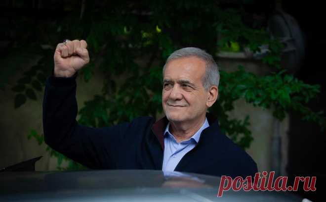 Песков рассказал об ожиданиях Кремля от нового президента Ирана. Россия с большим уважением относится победе на президентских выборах в Иране Масуда Пезешкиана и надеется на продолжение партнерских отношений с этой страной.