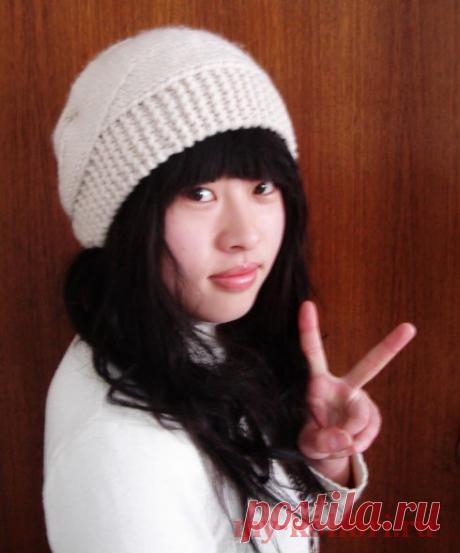 Модная женская шапка спицами из китайского журнала