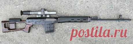 Незаменимое «Весло»: Легендарная СВД и ее прошлое В войсках за этой винтовкой давно и прочно укрепилось прозвище «Весло» — за характерную форму приклада. Впрочем, представляется, что дело не только в форме, но и в её простоте и незаменимости на протя…