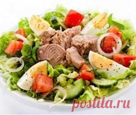Салаты с тунцом консервированным - вкусно, быстро и просто Салат с тунцом консервированным классического рецепт. Салат с авокадо, рукколой и тунцом. Салат с тунцом, пекинской капустой и кукурузой. Салат «Мимоза» с тунцом. Овощной салат с тунцом, свежим огурцом и сухариками. Салат с тунцом, кальмарами и болгарским перцем. Калорийность. Фото. Видео.