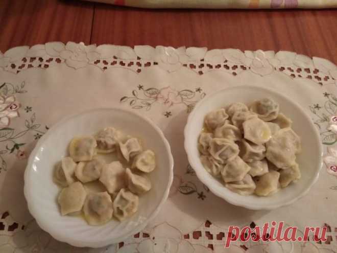 Пельмени своими руками - простой, но замечательный рецепт. - На Кухне Пельмени – блюдо в виде отварных фигурок из теста в виде ушек. В качестве начинки используется рубленое или перемолотое мясо. Обязательно приготовьте пельмени, и вы будете обеспечены обедом...
