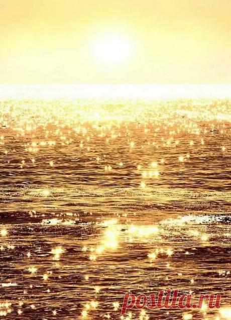 Маргарита Алигер Несчетный счет минувших дней неужто не оплачен? ...Мы были ...