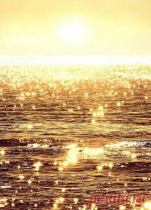 Маргарита Алигер Несчетный счет минувших дней неужто не оплачен? ...Мы были ...