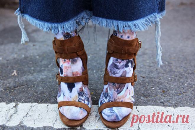 Как правильно носить яркие носки