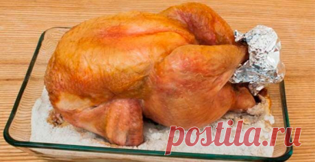 Курица на соли в духовке: рецепты с хрустящей корочкой Вкусное, красивое и простое в приготовлениии блюдо - курица на соли в духовке. Рецепты на столько просты, что справится кулинар с любым уровнем подготовки.