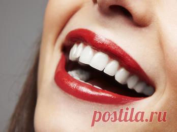 Это полоскание для рта удаляет зубной налет из зубов за 2 минуты