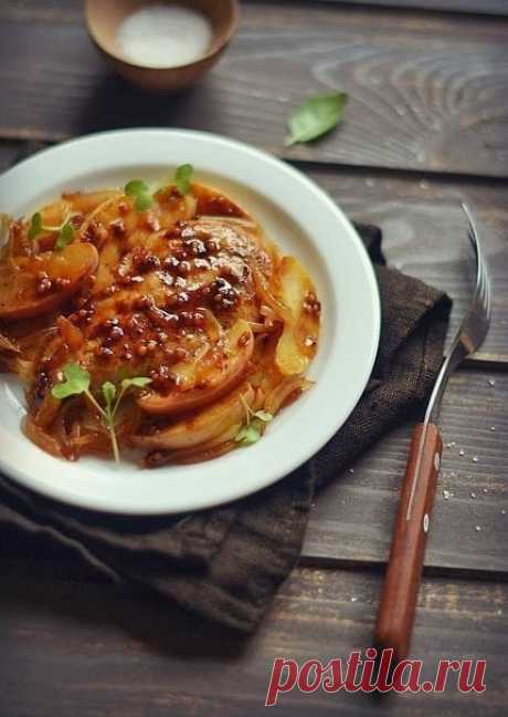 Куриная грудка с яблоком