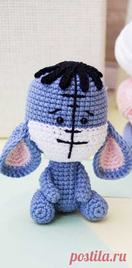 PDF Ослик Иа крючком. FREE crochet pattern; Аmigurumi doll patterns. Амигуруми схемы и описания на русском. Вязаные игрушки и поделки своими руками  #amimore - Ослик Иа, осёл, Винни Пух, Дисней.
