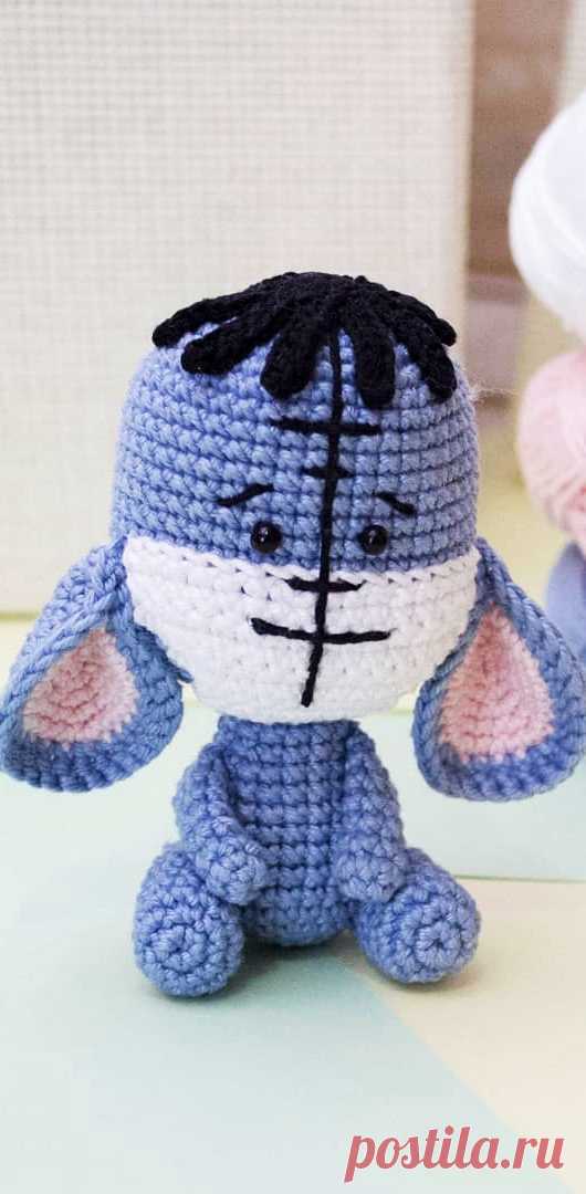 PDF Ослик Иа крючком. FREE crochet pattern; Аmigurumi doll patterns. Амигуруми схемы и описания на русском. Вязаные игрушки и поделки своими руками  #amimore - Ослик Иа, осёл, Винни Пух, Дисней.