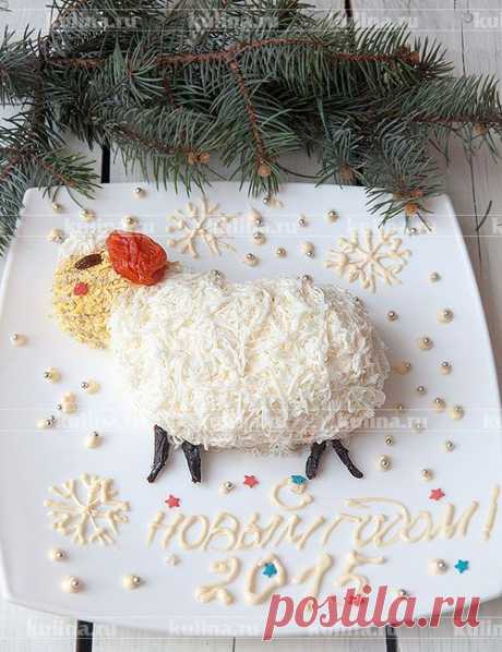 К новогоднему столу: слоеный салат из курицы &quot;Бяшка&quot; - Вкусные рецепты