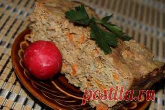 Мясная запеканка, как в детском садике.
Ингредиенты:
- 0,5 кг сырого куриного фарша,
- 1 ст. отварного риса,
- луковица кубиком,
- морковь натереть. (Лук и морковь обжарить)
- Взбить 3 яйца,
- с 1-2 ст.л сметаны,
- соль
- перец
Приготовление: 
Соединить все ингредиенты, хорошо перемешать.
Форму смазать сливочным маслом выложить в форму всю массу и отправить в разогретую духовку на 40-45 мин.
Ориентируйтесь по своей духовке. Очень вкусная и сытая запеканочка.
Приятного аппетита!