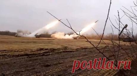 «Бук-М2» и С-300В: как ведут боевую работу расчёты ПВО в Запорожской области. В зоне спецоперации подразделения ПВО прикрывают войска, командные пункты, штабы, а также населённые пункты, где находятся мирные жители. Для поражения воздушных целей ВСУ российские подразделения используют зенитно-ракетные комплексы «Бук-М2» и С-300В. В связке они создают защитный купол на всей территории Запорожской области. По словам заместителя командира, «Бук-М2» может поражать такие цели, как HIMARS,…