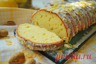 Лимонов кекс с рикота и бадеми