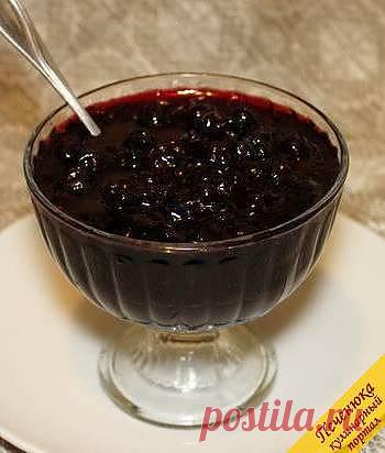 Варенье из чёрной смородины.