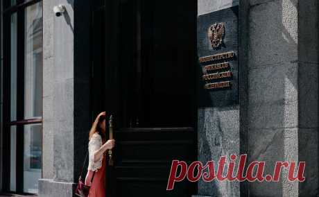 Минфин допустил субсидирование выходящих на SPO компаний. Минфин обсуждает вопрос субсидирования компаний, выходящих со вторичным размещением акций, сказал глава департамента ведомства. Также министерство составило список государственных компаний, которые могут осуществить SPO