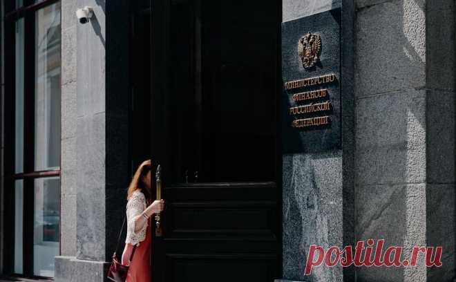 Минфин допустил субсидирование выходящих на SPO компаний. Минфин обсуждает вопрос субсидирования компаний, выходящих со вторичным размещением акций, сказал глава департамента ведомства. Также министерство составило список государственных компаний, которые могут осуществить SPO