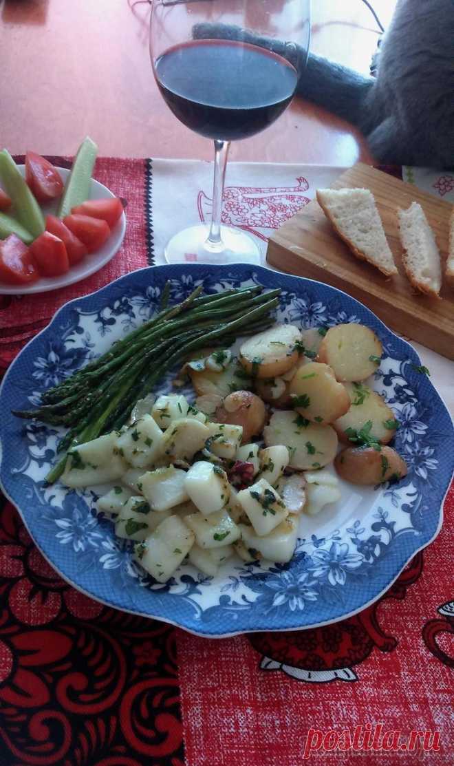 Сепия (морская каракатица) с картофелем