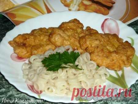 Котлеты по-албански из курицы - рецепт с фото Котлеты – это универсальное блюдо, которое подходит практически для любого гарнира. По этому замечательному рецепту можно приготовить очень вкусные, очень сочные и очень аппетитные котлеты по-албански из курицы.