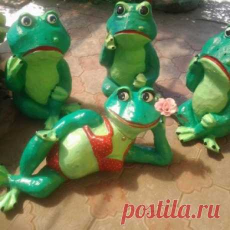 Веселые лягушата для дачи из пластиковых бутылок