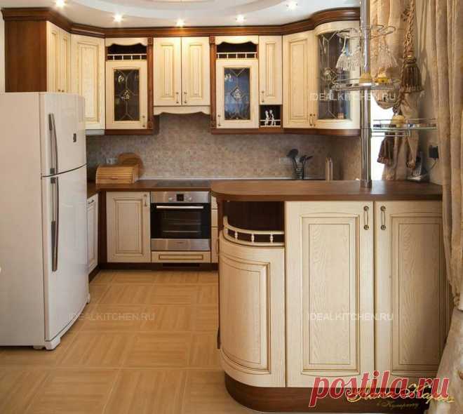 Бежевая кухня крем карамель и кофе Каждый из вас ценит красоту и уют в своём доме и мечтает о идеальном его оформлении. Уютный дизайн интерьера квартиры или дома. Ландшафтный дизайн двора частного дома. Проекты в современных и классических стилях.
