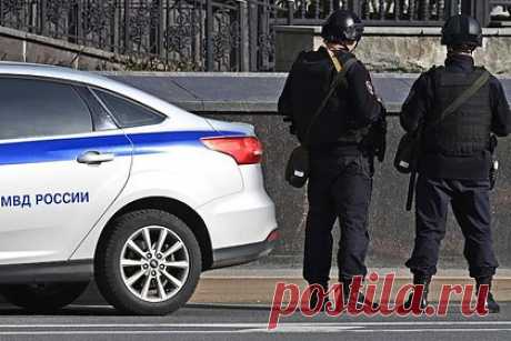 В российском метро поймали закладчика с 500 граммами наркотиков. На станции «Проспект Мира» Московского метрополитена полиция задержала мужчину с 500 граммами наркотиков. Запрещенные вещества силовики обнаружили в его рюкзаке. В отношении задержанного возбудили уголовное дело по статье о покушении на сбыт наркотиков. Его отправили под стражу.
